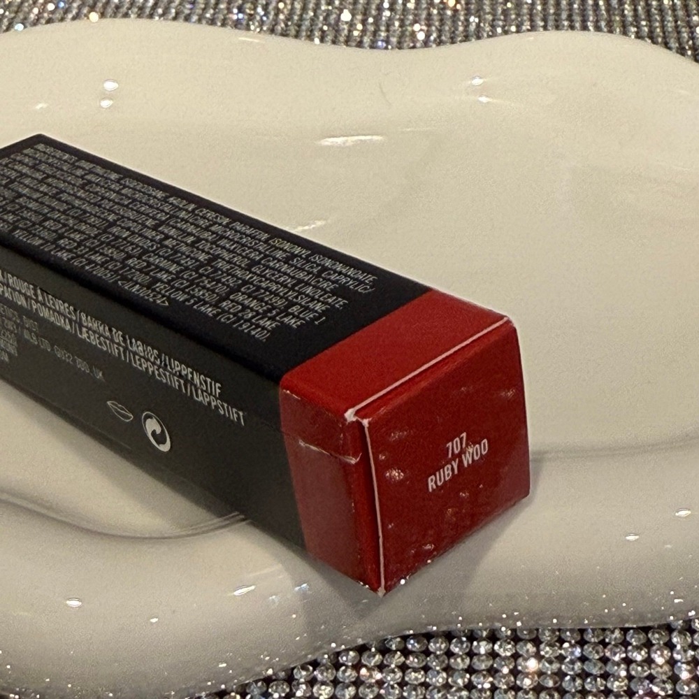 Mac Cosmetics Retro Matte Lipstick in RUBY WOO BNIB The famous Red 707 New - Picture 6 of 7